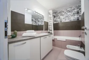 Trendy Apartment near City Center - Image 4