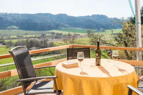 Appartement 'Ferienparadies Bodensee Fewo2' avec vue sur la montagne, piscine partagée et Wi-Fi - Image 2