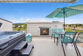 Elegant Townhome near Old Town, Breweries and River! - Image 5