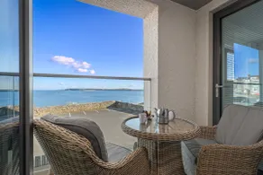 Apartment 8 Waterstone House - Luxury Apartment, Sea Views, Pet Friendly - Image 5