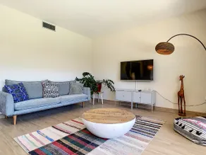 Moderne Villa mit privatem Pool und Garten - Image 2