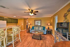 Lido Key Hideout w/ Patio & Yard + Walk to Beach! - Image 5