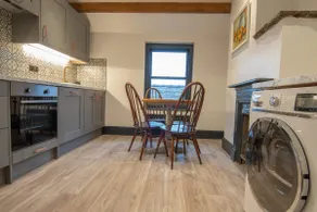 Heart of Macclesfield 2 Bedroom Grade II Apartment - Image 4