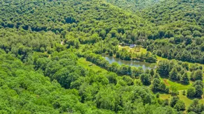 Folded Hills Lodge and Private Park - Image 4