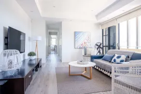 Live like a local In The Heart of Moffat Beach - Image 4