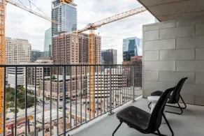 Kasa Spacious Balcony Ideal for Both Short Long Stays 2nd Street - Image 4
