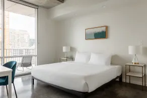 Kasa Spacious Balcony Ideal for Both Short Long Stays 2nd Street - Image 3