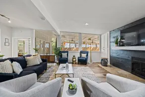 The Cristol Haus, gorgeous modern space in town! - Image 3