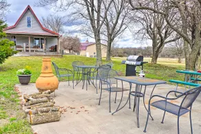 Vivid 'Cedar Ridge' Cabin ~ 23 Miles to Wichita! - Image 2
