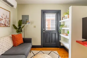 Quirky Micro Apt - Foodies, Artists, Coffee - Image 4