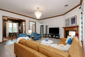 4BR with private pool, patio & firepit - Image 3