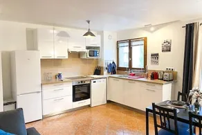 Modern Apartment * Netflix/Prime * Parking - Image 3