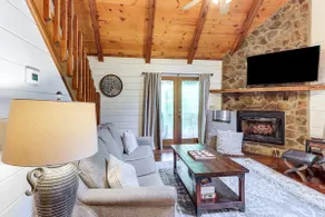 Picturesque Mountain Cabin W/ Hot Tub + Fire Pit! - Image 4