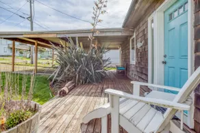 Single-Level-Two King Bedrooms-Seaview Cottage - Image 3