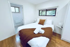 Studio Cabin - Image 3