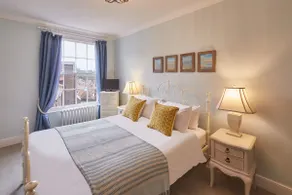 Host & Stay - Austen House - Image 3