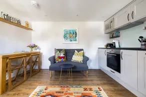 The Lavender Folly - Cosy Accommodation Alresford - Image 3
