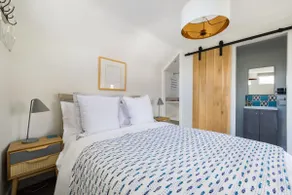 The Lavender Folly - Cosy Accommodation Alresford - Image 2