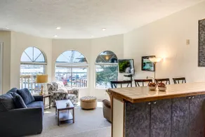 Yaquina Bay & Bridge Views! Watch the Boats! Full Kitchen - a culinary delight! - Image 4