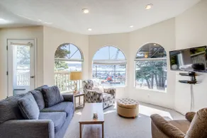 Yaquina Bay & Bridge Views! Watch the Boats! Full Kitchen - a culinary delight! - Image 2