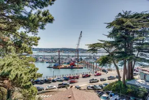 Yaquina Bay & Bridge Views! Watch the Boats! Full Kitchen - a culinary delight! - Image 5