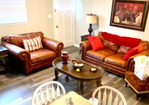 Close to Hickory, 3br 1.5ba Carport and free cable - Image 3