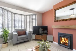 4-Bed Home with Hot Tub near Gloucester City - Image 4