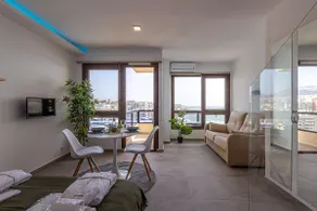 Beachfront with Spectacular views and Swimming pool - Image 3