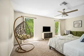Wooded Retreat Near The Woodlands 7 Beds - Image 3