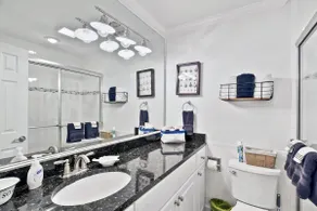 3 Bed/2 bath Townhouse - One Block to the Beach! - Image 5