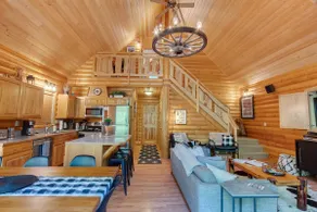 River Run Lodge | Hot Tub, No pet fee, AC - Image 4