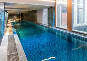 Braddon Precinct 1BR + Parking Sauna Pool Balcony - Image 5