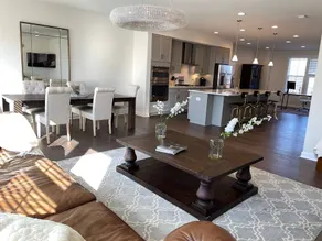 New Luxury 3 BEDR, Entertainment Kitchen, Work from Home, Sought After - Image 5