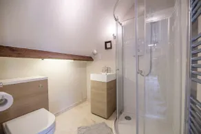 Red House Loft, East Green - Image 4