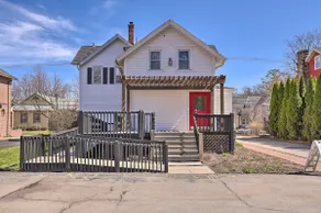 Charming & Walkable Fairport Village Apartment! - Image 3