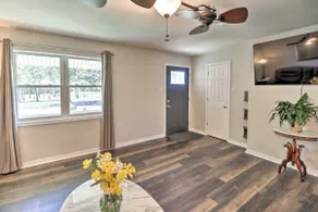 Greers Ferry Home w/ Yard, < 1 Mi to Marina! - Image 4