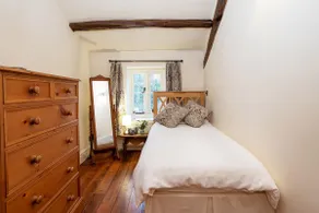 Ingleton 2-Bed Cottage Sleeps 4 Pet Ok & Parking - Image 2