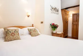 Ingleton 2-Bed Cottage Sleeps 4 Pet Ok & Parking - Image 3