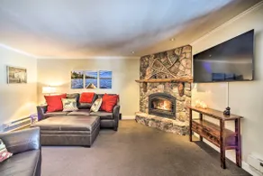 1 Block to Downtown: Cozy Condo by Mirror Lake - Image 4