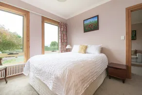 Rural Apartment with Stunning Views - Image 2