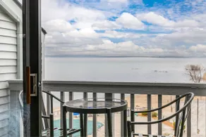 Bay View Couples Retreat @ The Shores | Wow Views - Image 2