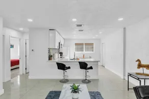 2 Bdrm Modern House Mins From Beach & Casino HB1 - Image 4