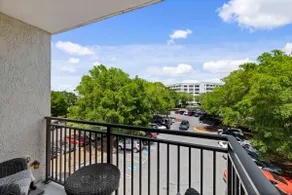Relax By Pool: Harbour Town Resort Condo - Image 3