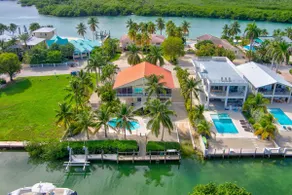 P00 - 4 Schlafzimmer Pool Home mit Blick auf Sombrero Beach! - Image 3