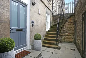 Modern 3 Bedroom Apartment, West End - Image 4
