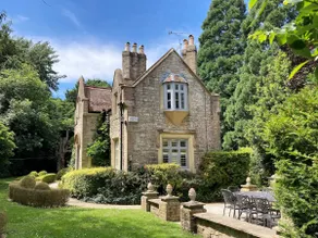 Middle Lodge - Image 4