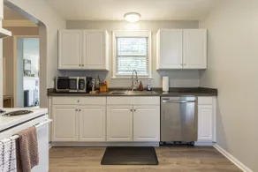 Cute, Cozy and Spacious Berkley Bungalow! - Image 5