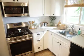 Quaint Farmhouse Getaway - Entire Place (Condo) - Image 4