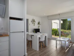 Ground floor apartment with garden, pool and parking - Image 5