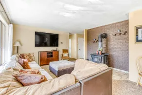 Spacious Two-Story Home withPrivate Hot Tub, Free - Image 2